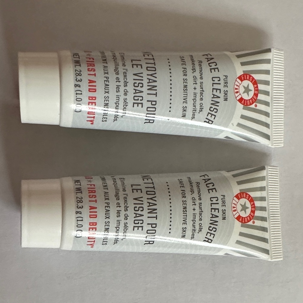 First Aid Beauty Face Cleanser - White and Red
